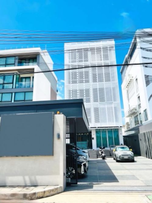 📢👇 โอกาสดีสำหรับนักลงทุนหรือเจ้าของธุรกิจ อาคารสำนักงาน 6 ชั้น พร้อมลิฟต์ ทำเลศักยภาพ ใกล้แหล่งชุมชน เดินทางสะดวก ใกล้จุดขึ้นลงทางด่วน ใช้เป็นสำนักงาน คลินิก โรงเรียน หรือปล่อยเช่าเพื่อผลตอบแทนระยะยาว