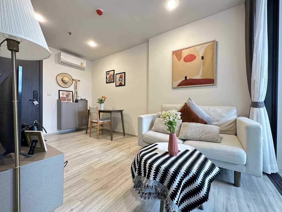 💐XT Huaikhwang คอนโดใกล้ MRT 75 เมตร (1 Bed 1 Bath) 35 sqm. ▫️เช่าเพียง 19,000/เดือน สนใจสอบถามเพิ่มเติมโทร 📲095-6922871 💐XT Huaikhwang คอนโดใกล้ MRT 75 เมตร (1 Bed 1 Bath) 35 sqm. ▫️เช่าเพียง 19,000/เดือน สนใจสอบถามเพิ่มเติมโทร 📲095-6922871
