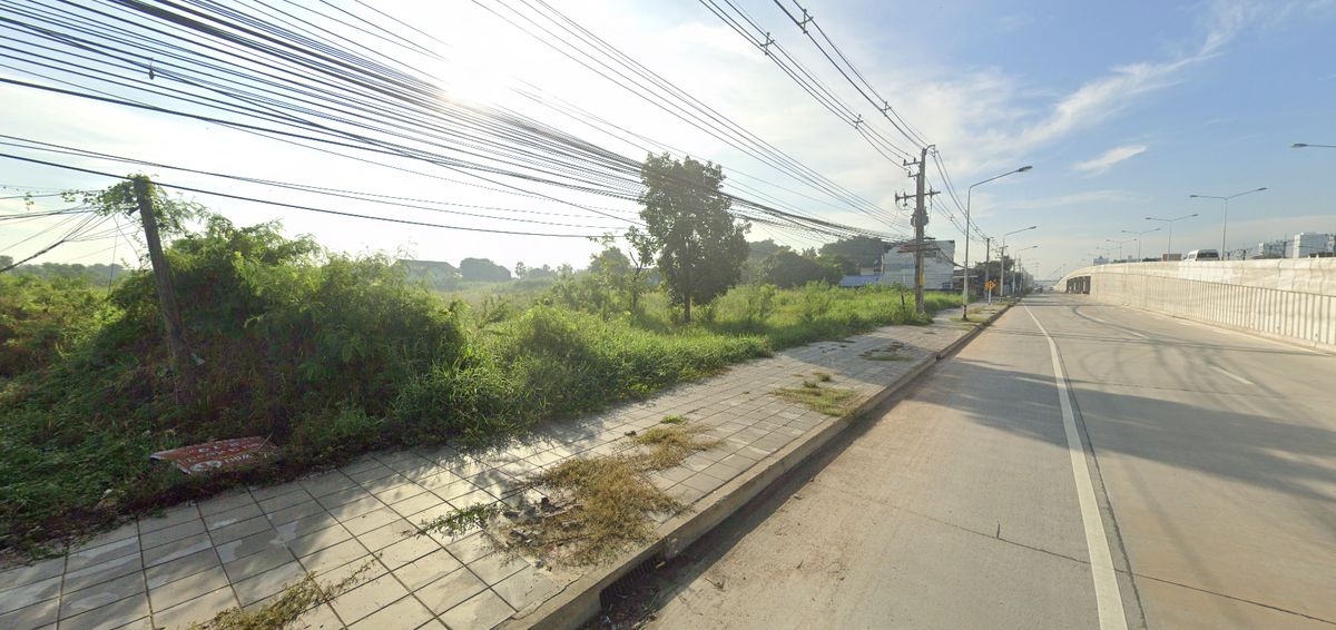 Land for sale 7 rai 137 sq.w. Pattaya, Chon Buri, next to Sukhumvit Road Land for sale 7 rai 137 sq.w. Pattaya, Chon Buri, next to Sukhumvit Road