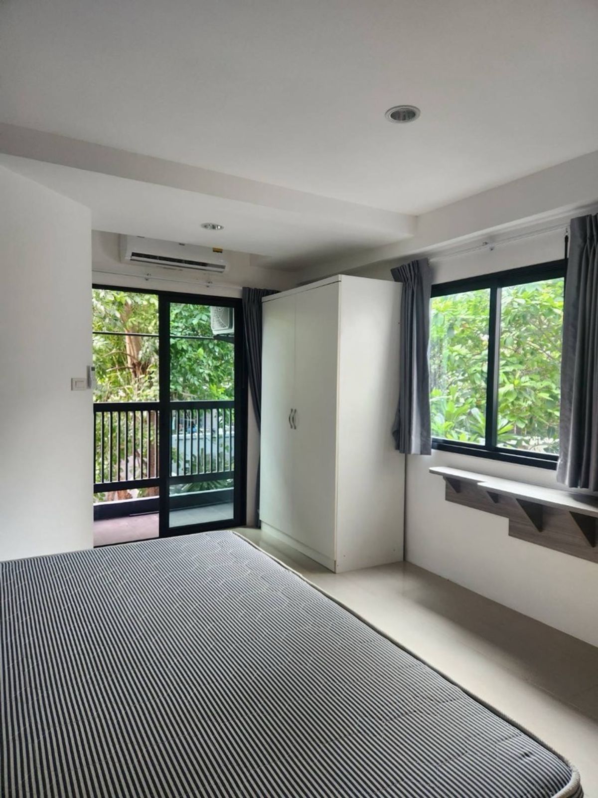 5 -storey apartment for sale, Soi Sahasa Auction, Pracha Uthit Road 5 -storey apartment for sale, Soi Sahasa Auction, Pracha Uthit Road