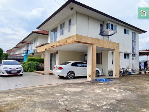 Urgent, Sammakorn Village, Nimit Mai, Size 84 Sq. 3 bedrooms, 3 bathrooms, 5 parking spaces, strong house structure, price 4.9 million