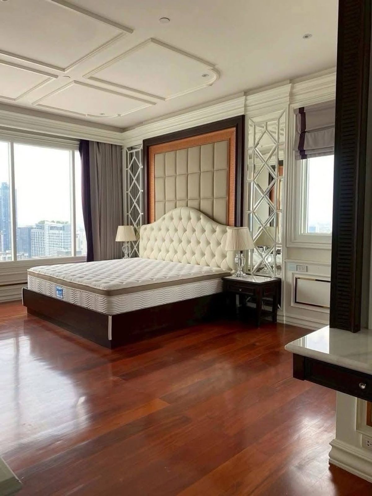 Super Luxury Condo for Rent at Q asoke