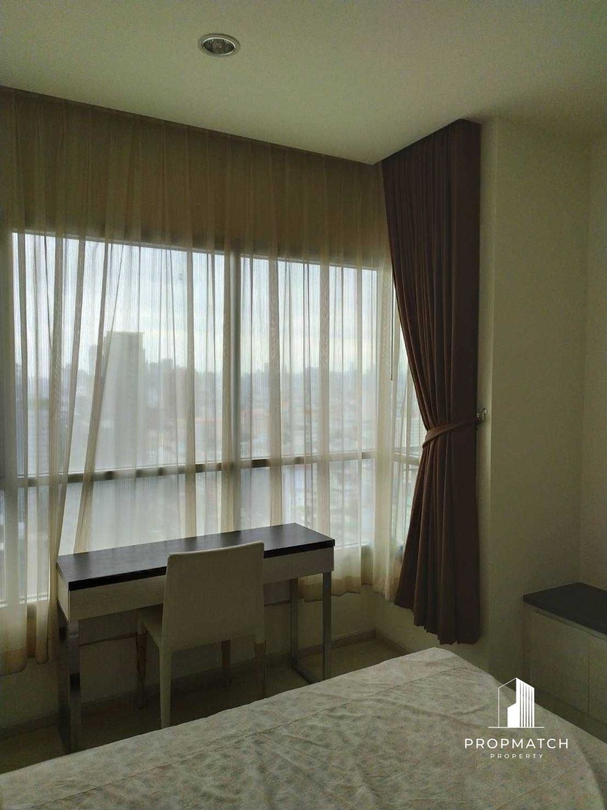 ✨Flash Deal ✨Life Ratchadapisek(1Bed1Bath40SQM.) พร้อมอยู่ ! เพียง 3,900,000 บาท Tel.0981315848 @propmatch
