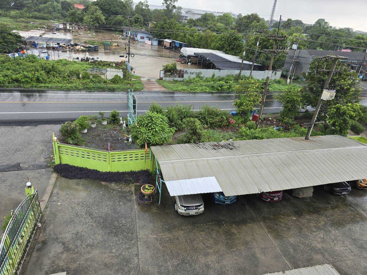 ขายที่ดิน 30 ไร่ 12 ตร.ว. พร้อมอพาร์ทเม้นท์ 3 ชั้น 42 ห้อง ใกล้โรงพยาบาลพีรเวช – รูปที่ 2