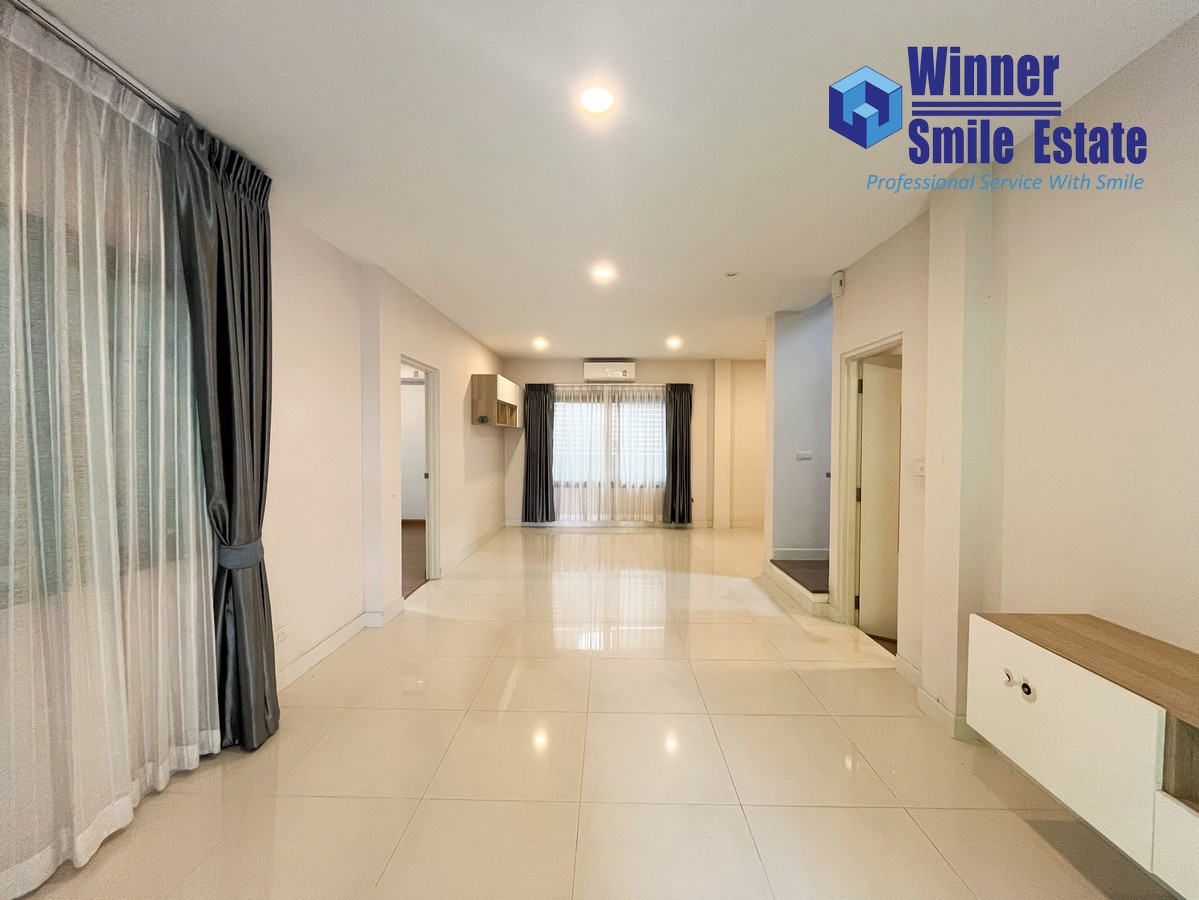 Urgent!!! Single house for sale, The City Pattanakarn / 4 Bedrooms Urgent!!! Single house for sale, The City Pattanakarn / 4 Bedrooms