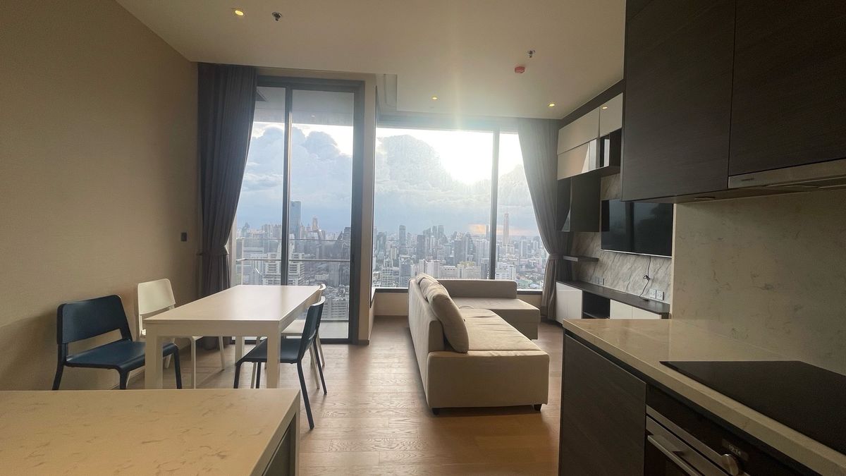 For Rent !!  The Esse Asoke Sukhumvit 21