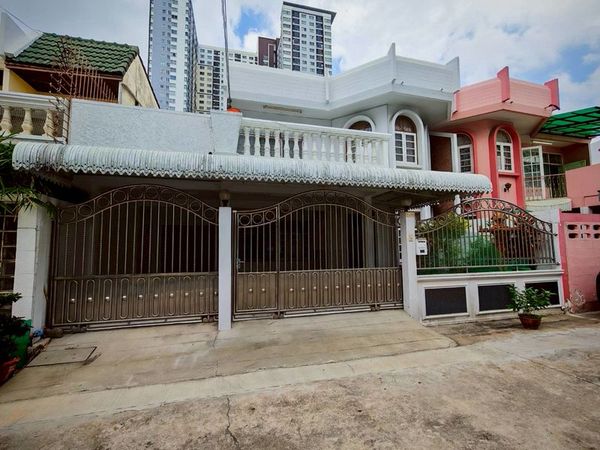 🏡 #Semi-detached house in the heart of the city, Nonsi 8 | near Rama 3 ✨ Can be renovated, adding another million in value! Good prices in this area