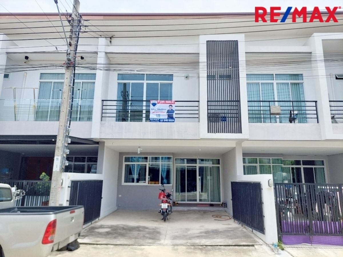 ขายทาวน์โฮม 2 ชั้น โครงการเดอะ มิราเคิล พลัส เพชรเกษม 63 โครงการ 2 – รูปที่ 2