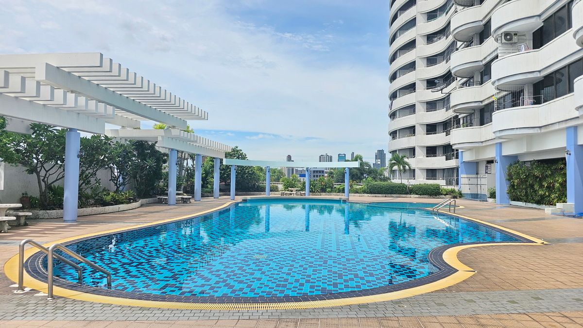 รอยัลไนน์ เรสซิเดนท์ (Royal Nine Residence) คอนโด ถนนพระราม 9 ซอย 17 ชั้น 22 ห้องใหญ่ 85 ตร.ม. กรุงเทพ รอยัลไนน์ เรสซิเดนท์ (Royal Nine Residence) คอนโด ถนนพระราม 9 ซอย 17 ชั้น 22 ห้องใหญ่ 85 ตร.ม. กรุงเทพ
