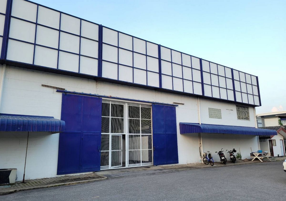Call : 081-620-1889 Warehouse with office, location Soi Udomsuk 37, Sukhumvit 103 Road, Bang Chak, Phra Khanong, Accessible via both Sukhumvit Road and Srinakarin Road Call : 081-620-1889 Warehouse with office, location Soi Udomsuk 37, Sukhumvit 103 Road, Bang Chak, Phra Khanong, Accessible via both Sukhumvit Road and Srinakarin Road