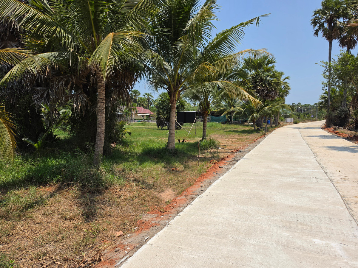 ที่ดินสวย ผ่อนตรง ปราณบุรี พื้นที่ 1 ไร่ 1 งาน ใกล้ทะเล เพียง 8กม.