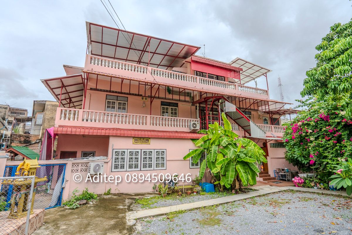 **ขายด่วน!** บ้านเดี่ยว 154 ตรว. พร้อมกิจการโฮมสเตย์มีใบอนุญาต สร้างรายได้ทันที! เดินถึง MRT สิรินธร 500 ม. ใกล้สะพานซังฮี้ **ขายด่วน!** บ้านเดี่ยว 154 ตรว. พร้อมกิจการโฮมสเตย์มีใบอนุญาต สร้างรายได้ทันที! เดินถึง MRT สิรินธร 500 ม. ใกล้สะพานซังฮี้