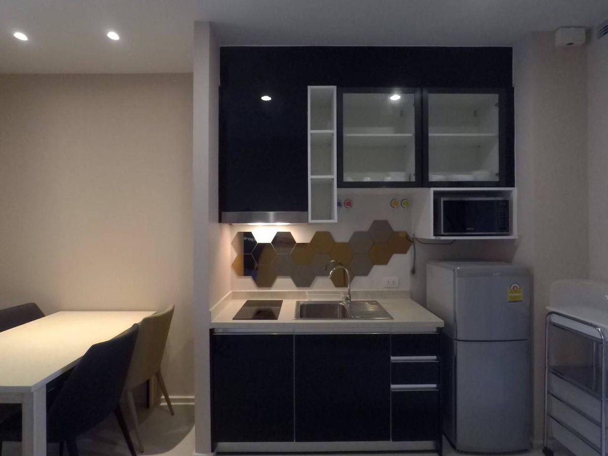 ♦ Rare Unit ♦ Floor 25+ Type A06 | Size 55.72 sq.m. 1 bedroom | Condo with Skywalk connecting to BTS Ploenchit and Central Embassy – รูปที่ 2