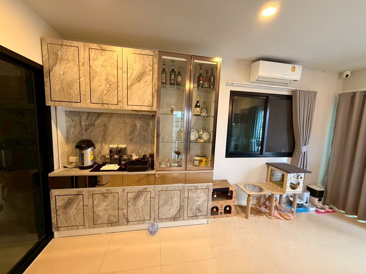 ขาย บ้านแฝด 2 ชั้น 36.7 ตรว. หมู่บ้าน บริทาเนีย วงแหวน-จตุโชติ เพิ่งรีโนเวทใหม่อย่างดี สุดคุ้ม รอบบ้านร่มรื่น บรรยากาศดีมาก – รูปที่ 3
