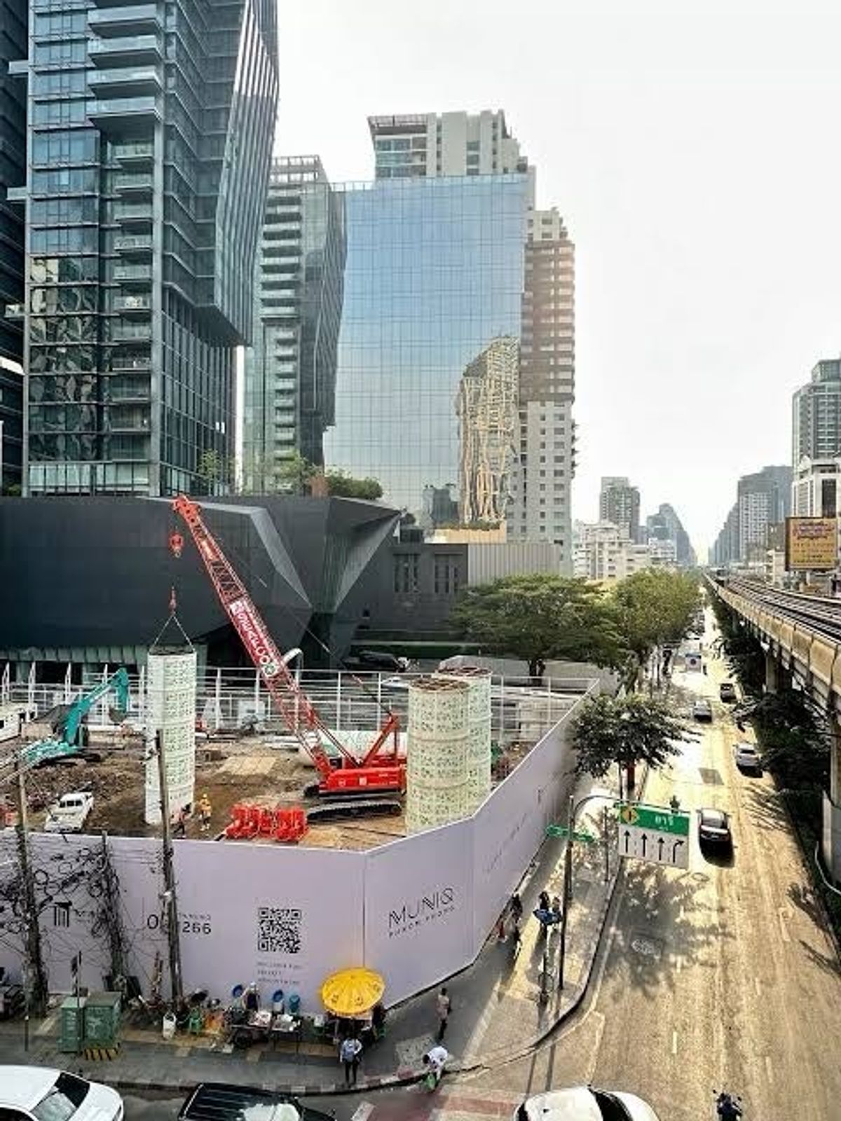 ขาย คอนโดติดห้างเอ็มควอเทียร Presales Muniq Phromphong 2 Bed BTS Phromphong 103 sqm good price
next to Emquatier  – รูปที่ 3
