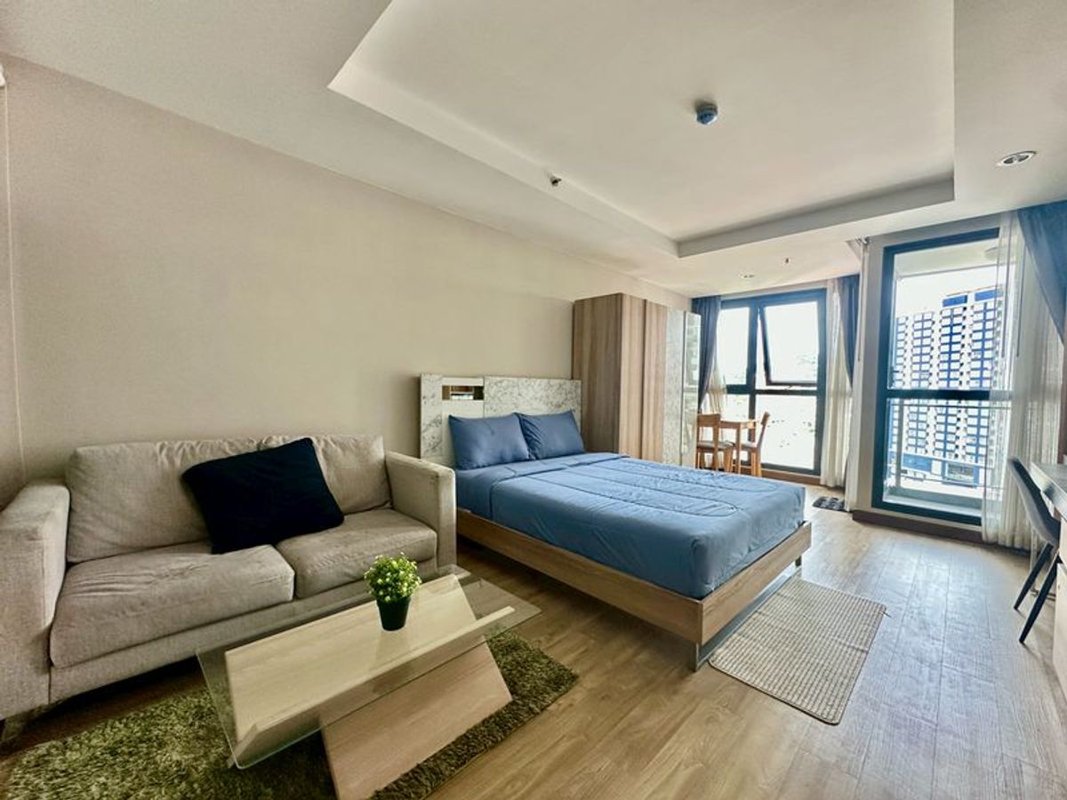 Rent a condo Ladda Plus, beautiful room, high floor, great value, near Robinson Sriracha Rent a condo Ladda Plus, beautiful room, high floor, great value, near Robinson Sriracha