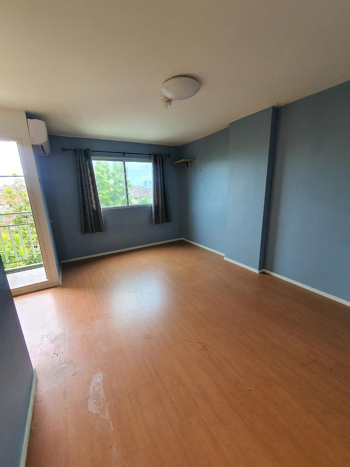 Sell ​​urgent loss. Lumpini Condo Mix Thepharak - Srinakarin only 750000 baht.