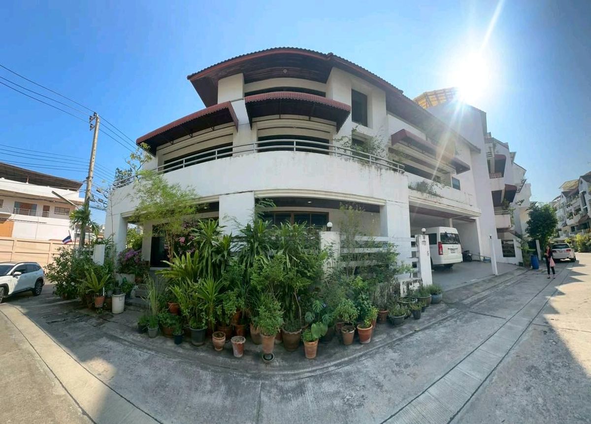 Townhome เย็นอากาศ เหมาะแก่การทำ air BnB , hostel 