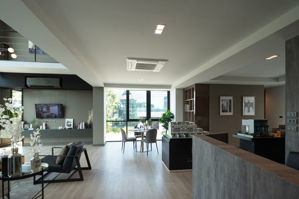  ♢ Luxury class Townhome ♢ 3.5 ชั้น | ขนาดที่ดิน 47.9 ตร.ว. พื้นที่ใช้สอย 450 ตร.ม. | 5 ห้องน้ำ 2 ห้องเก็บของ 6 ที่จอดรถ | ย่านพระราม 9 – ศรีนครินทร์ – รูปที่ 4