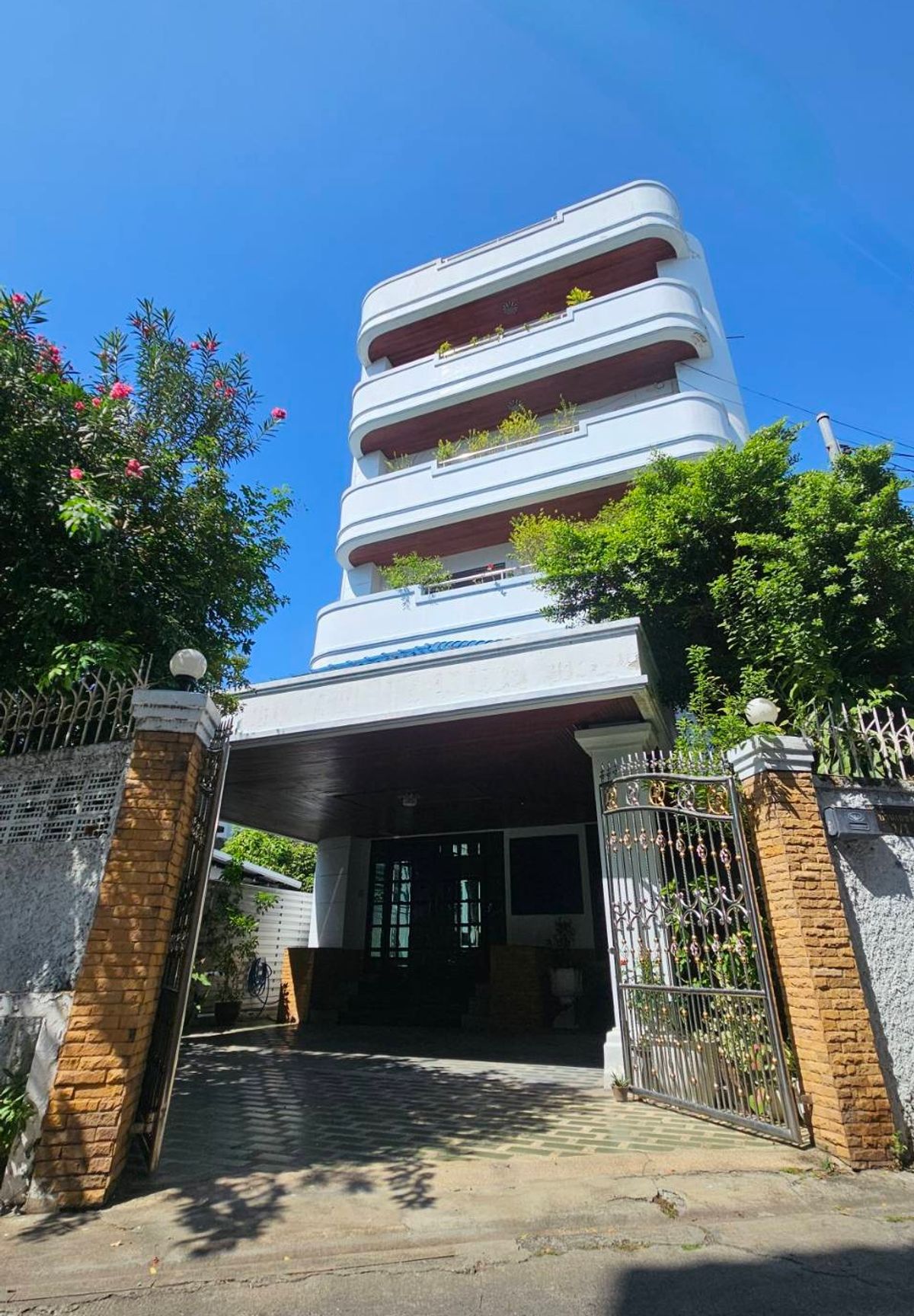 💥ขายด่วน++บ้านติด ICON Siam 1 km. ตึก 5 ชั้น ซ.เจริญรัถ 13 - พื้นที่ 50 ตร.วา