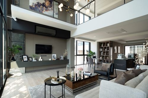  ♢ Luxury class Townhome ♢ 3.5 ชั้น | ขนาดที่ดิน 47.9 ตร.ว. พื้นที่ใช้สอย 450 ตร.ม. | 5 ห้องน้ำ 2 ห้องเก็บของ 6 ที่จอดรถ | ย่านพระราม 9 – ศรีนครินทร์