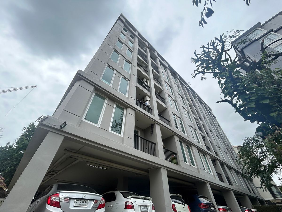 An 3657: Manhattan Park Residence, near BTS Bearing An 3657: Manhattan Park Residence, near BTS Bearing