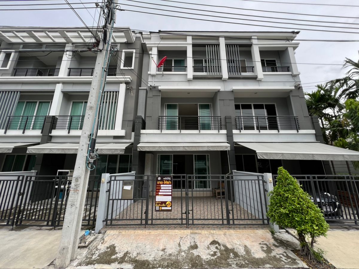 CIMB 0062 : บ้านกลางเมือง รัชดา-วงศ์สว่าง เพียง 5 นาที ถึงสถานีรถไฟฟ้าวงศ์สว่าง CIMB 0062 : บ้านกลางเมือง รัชดา-วงศ์สว่าง เพียง 5 นาที ถึงสถานีรถไฟฟ้าวงศ์สว่าง