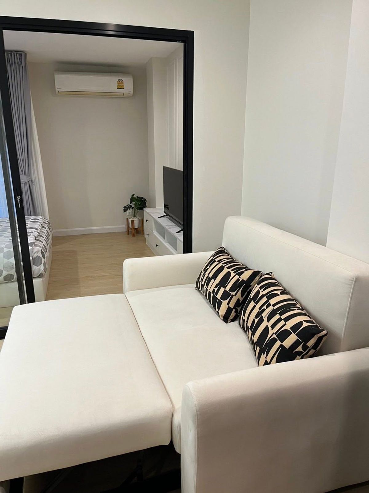 Rental condo attached to BTS On Nut