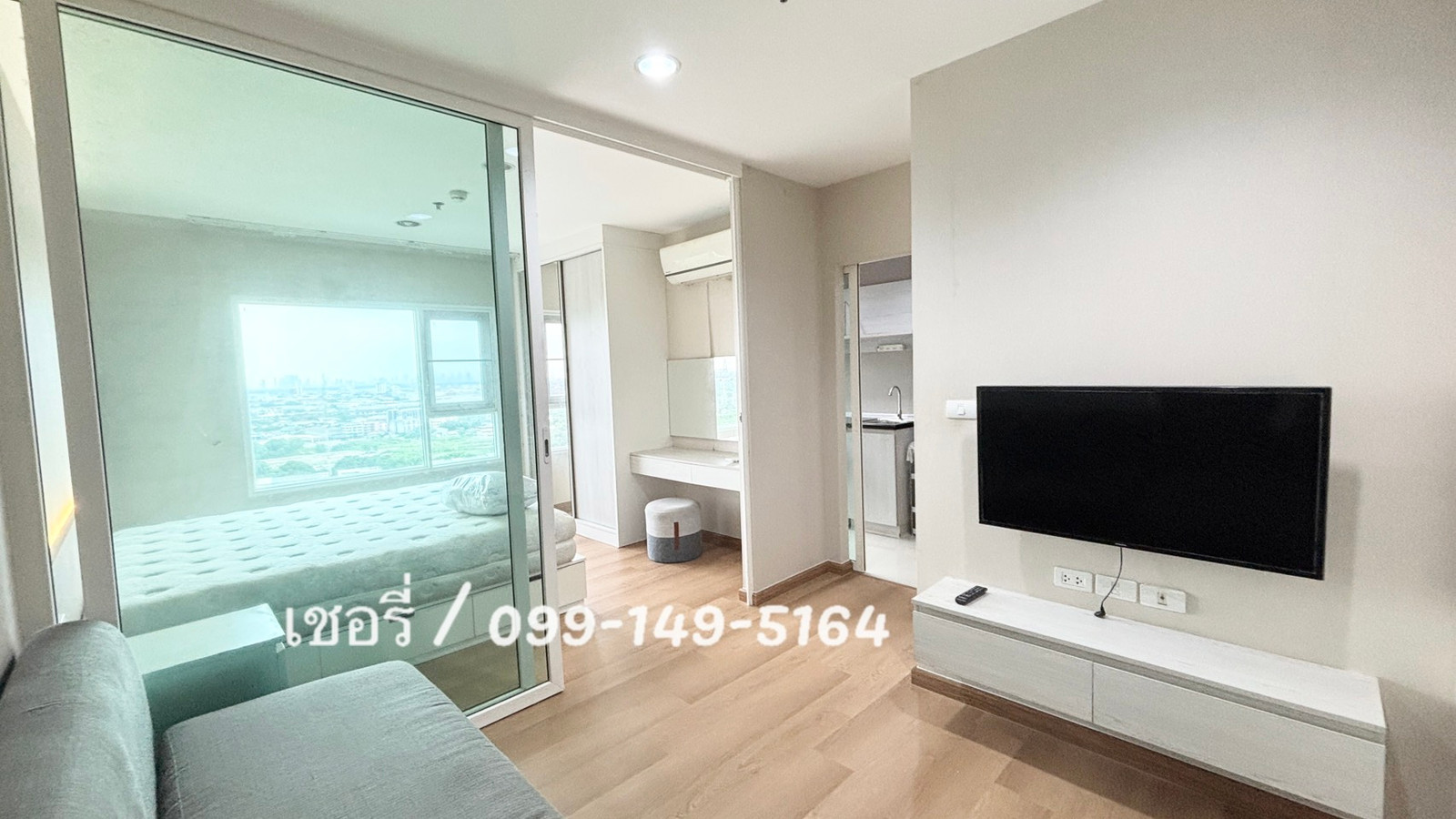 ASPIRE ERAWAN condo rental. The room has never been rented. The central part is full. Next to BTS Erawan / call 099-149-5164