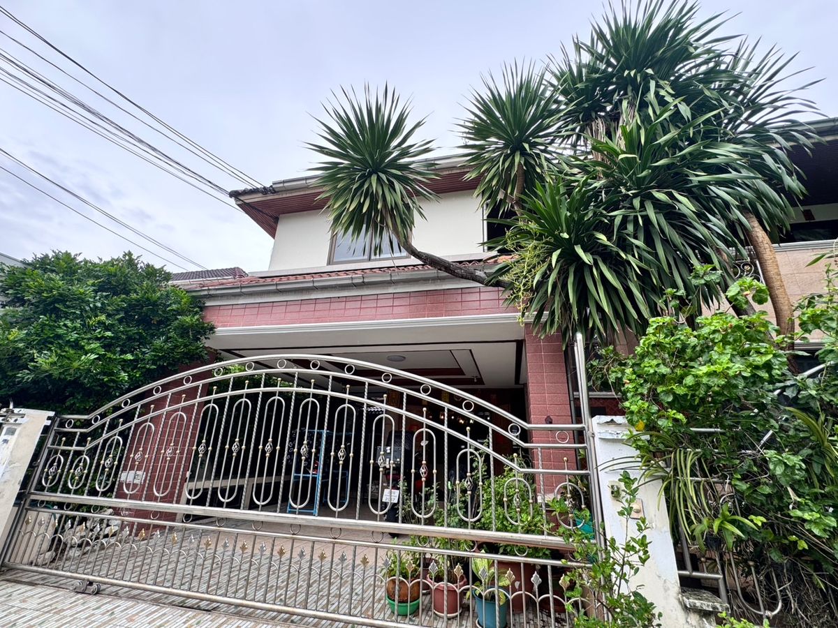 2 -storey detached house for sale in Ratchada 1 Village (Soi Lat Phrao 80 Intersection 24) near Central East Ville (N.1770) 2 -storey detached house for sale in Ratchada 1 Village (Soi Lat Phrao 80 Intersection 24) near Central East Ville (N.1770)