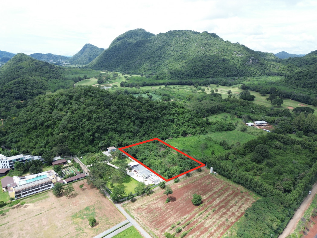 Land for sale in Khao Yai, Khanong District, Pak Chong District, 4 Rai, 2 ngan 45 sq.who. Land for sale in Khao Yai, Khanong District, Pak Chong District, 4 Rai, 2 ngan 45 sq.who.