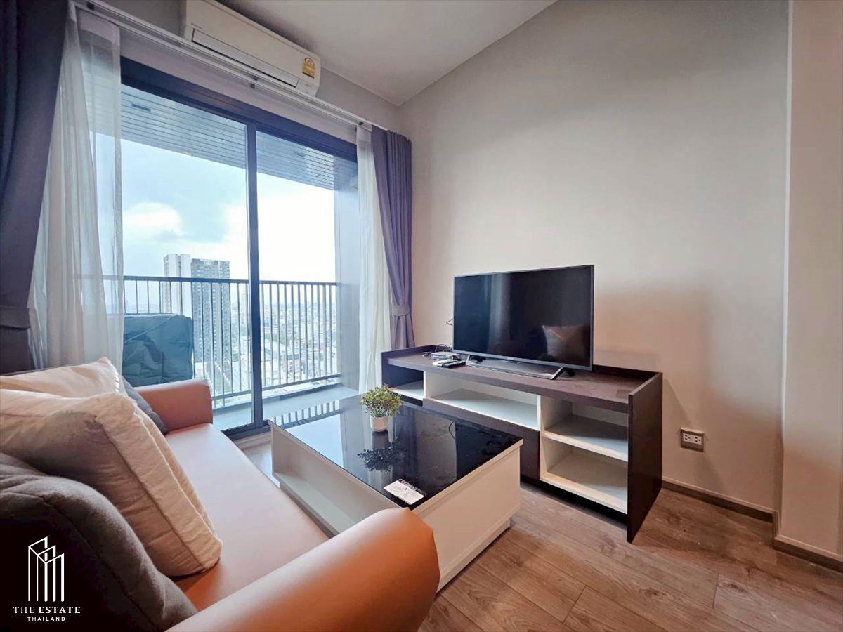 Selling with existing tenant. Whizdom Avenue Ratchada-Ladprao, high floor room 20up, north side, BTS side view, next to MRT Ladprao @15,000 Baht Selling with existing tenant. Whizdom Avenue Ratchada-Ladprao, high floor room 20up, north side, BTS side view, next to MRT Ladprao @15,000 Baht