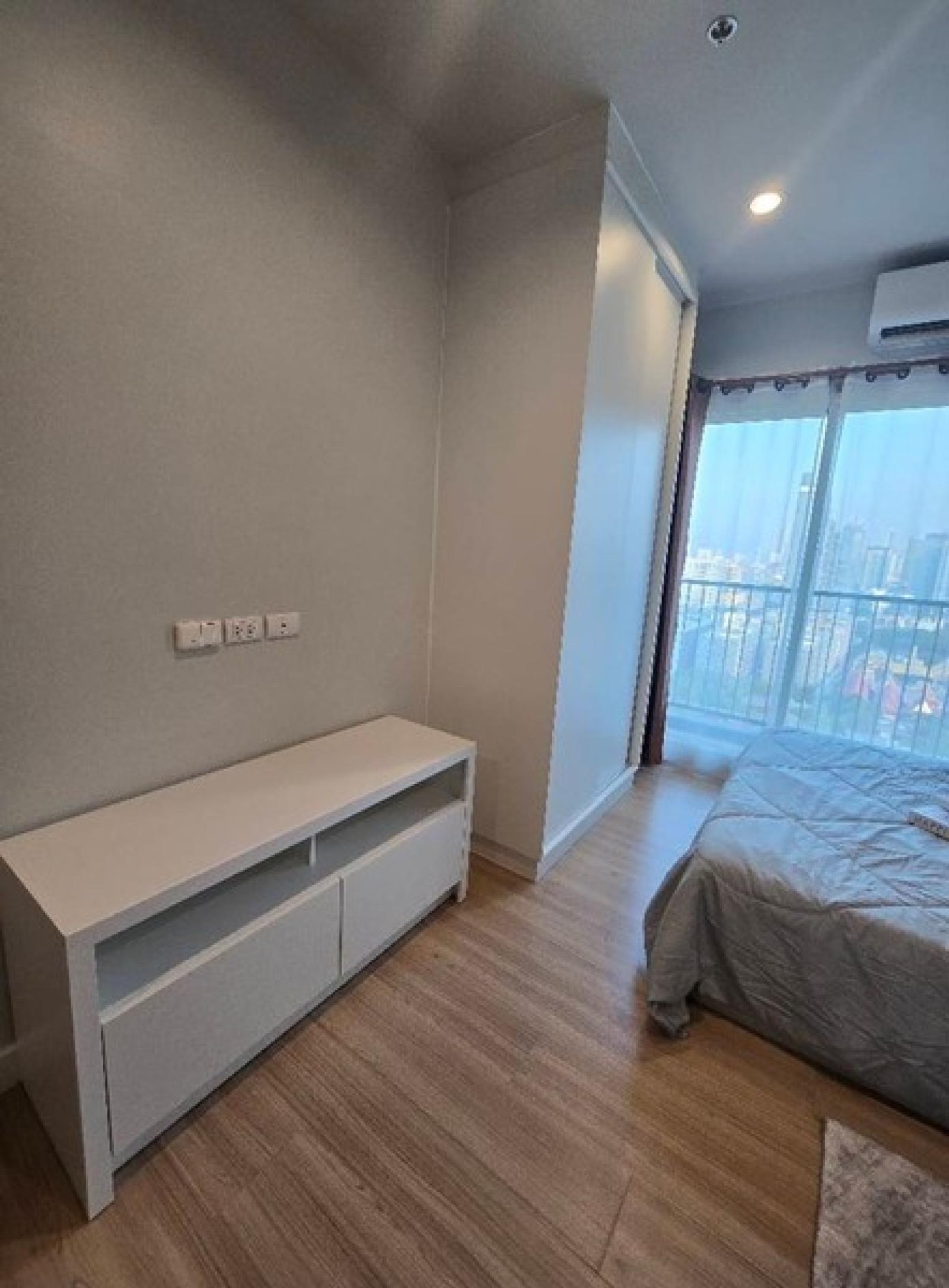 (A033808) Metro Sky Wutthakat – รูปที่ 2