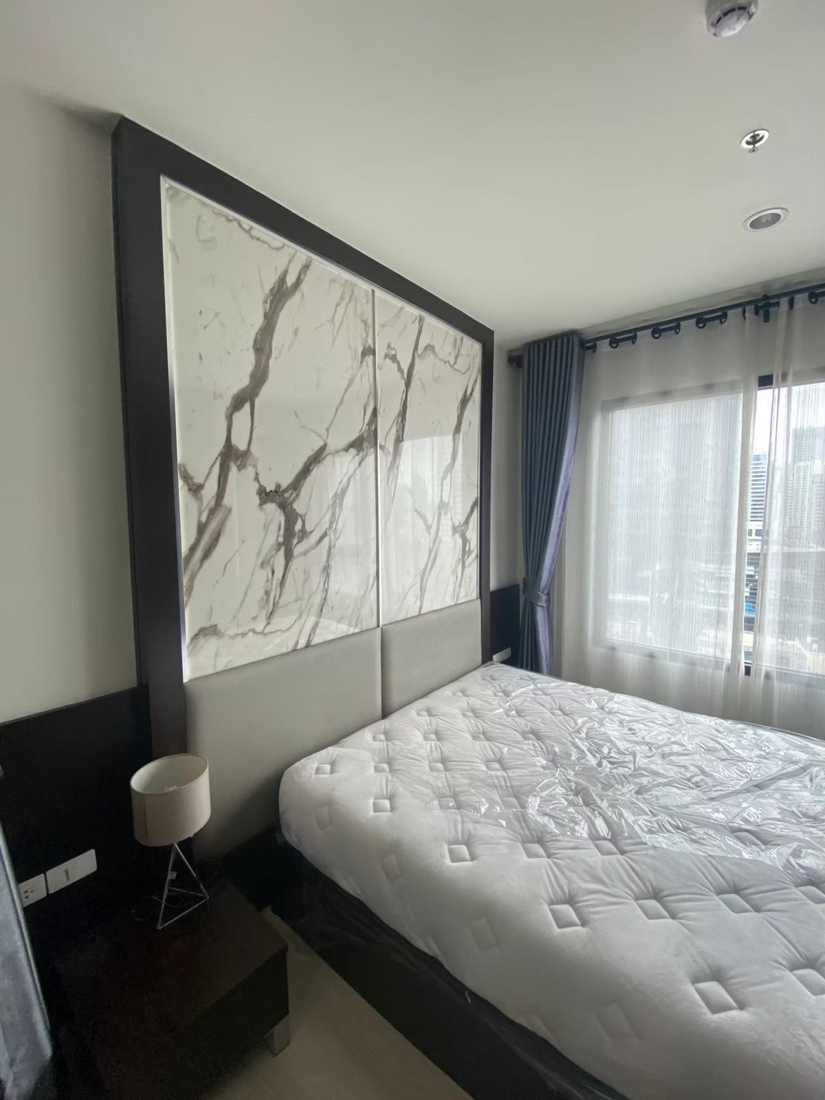 จองวันนี้แถมฟรีดูแลตลอดสัญญา High floor condominium close to MRT and Airport link 🔥 จองวันนี้แถมฟรีดูแลตลอดสัญญา High floor condominium close to MRT and Airport link 🔥