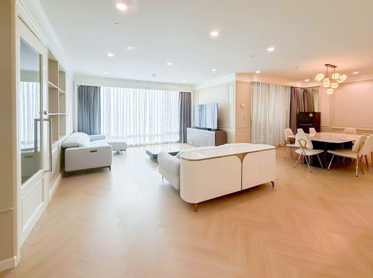 The Park Chidlom: 4BED 4BATH + Maid 258SQM. Sell: 76,500,000 Ret: 300,000/MTH. AM: 0656199198 The Park Chidlom: 4BED 4BATH + Maid 258SQM. Sell: 76,500,000 Ret: 300,000/MTH. AM: 0656199198
