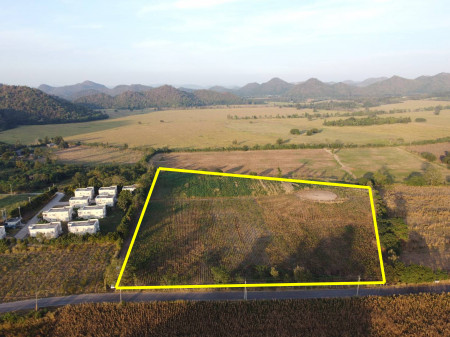 Land for sale in Khao Yai, Nong Nam Daeng Subdistrict, Pak Chong District, 20 Rai, which is a 360 degree view. Land for sale in Khao Yai, Nong Nam Daeng Subdistrict, Pak Chong District, 20 Rai, which is a 360 degree view.