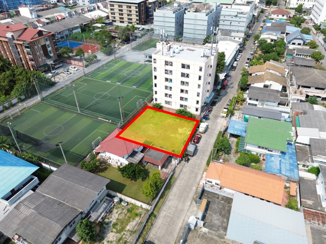 Land for sale, Soi Ramkhamhaeng 24, Intersection 12, size 107 sq w, near Ramkhamhaeng Road, only 1.5 km. DD