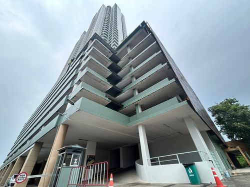 BB 13956: Rattanakosin Island Condo near MRT Bang Yi Khan