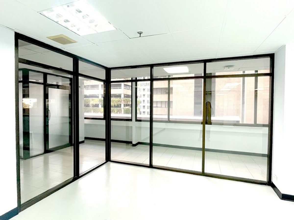 Rent office building in the heart of the city Office of Asoke, Sukhumvit 21, convenient near the train – รูปที่ 2