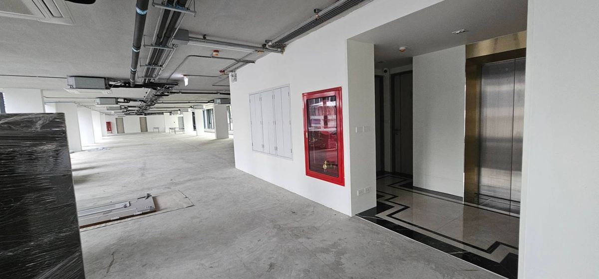 Office area near Sathon-Silom: 520 sq.m. (Free, 3rd and 4)