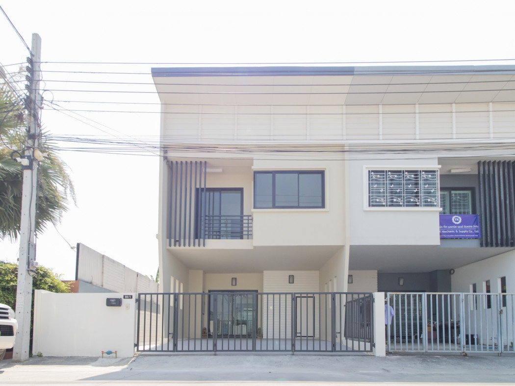 ขาย ทาวน์โฮม ถูกสุด Baan Lapawan 23 100 ตรม 25 ตรว อยู่หลังมุม CCA ขาย ทาวน์โฮม ถูกสุด Baan Lapawan 23 100 ตรม 25 ตรว อยู่หลังมุม CCA