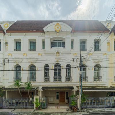 ขาย ทาวน์โฮม บ้านกลางกรุง แกรนด์ เวียนนา พระราม 3 300 ตรม. 30.8 ตร.วา 3นอน 4น้ำ สภาพเยี่ยม CC.