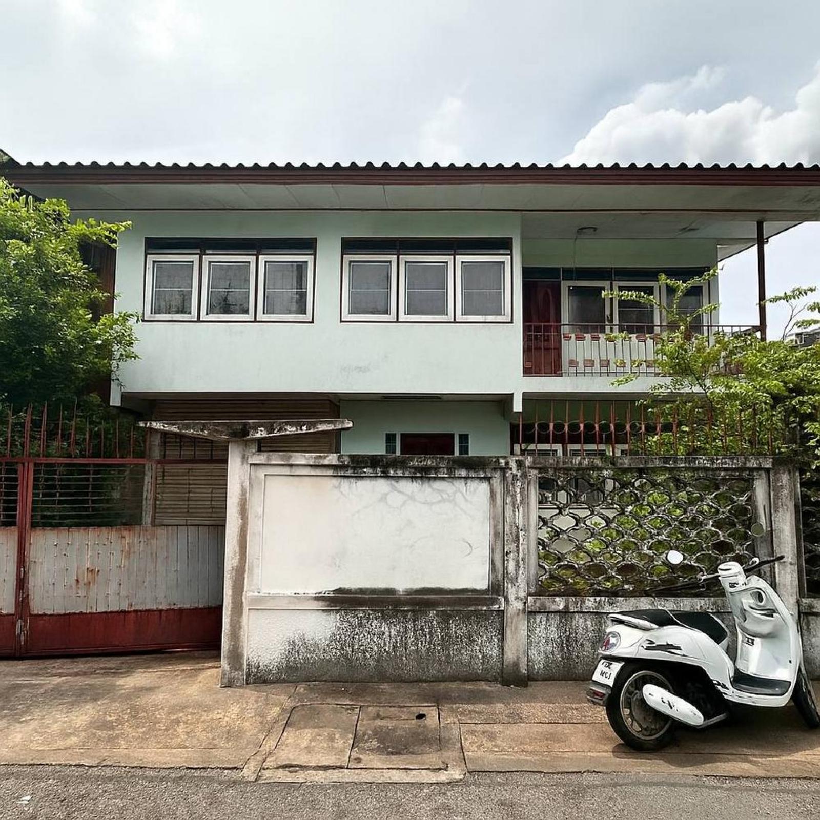 Rent - House Area Sukhumvit 36 Answers in the city. At a great price Rent - House Area Sukhumvit 36 Answers in the city. At a great price