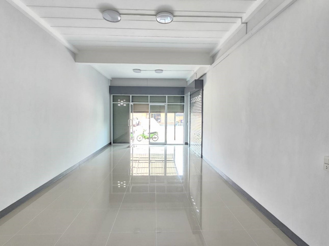 ขาย อาคารพาณิชย์ หมู่บ้านลภาวัน 22 ขนาด 26.5 ตรว 3 นอน 3 น้ำ สภาพเยี่ยม CC – รูปที่ 2