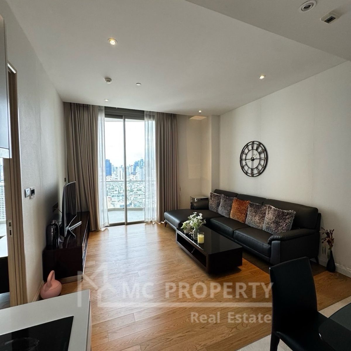 Magnolias Waterfront Icon Siam 1 bedroom 61sqm for rent only 60,000 please contact 0816878954