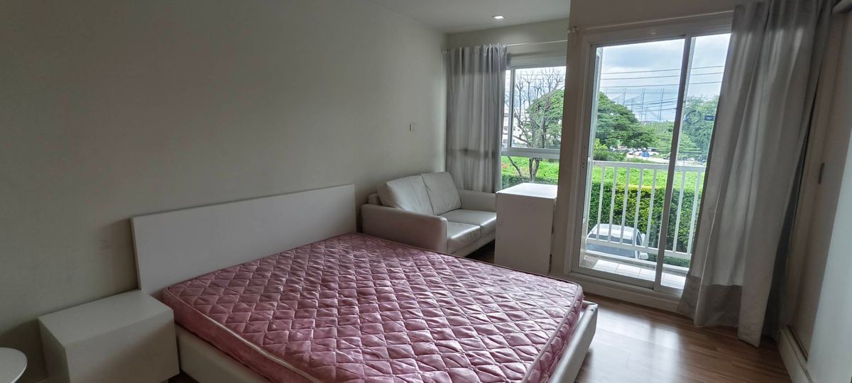 For rent, V Condo Ekkamai Ramintra, next to the expressway market For rent, V Condo Ekkamai Ramintra, next to the expressway market