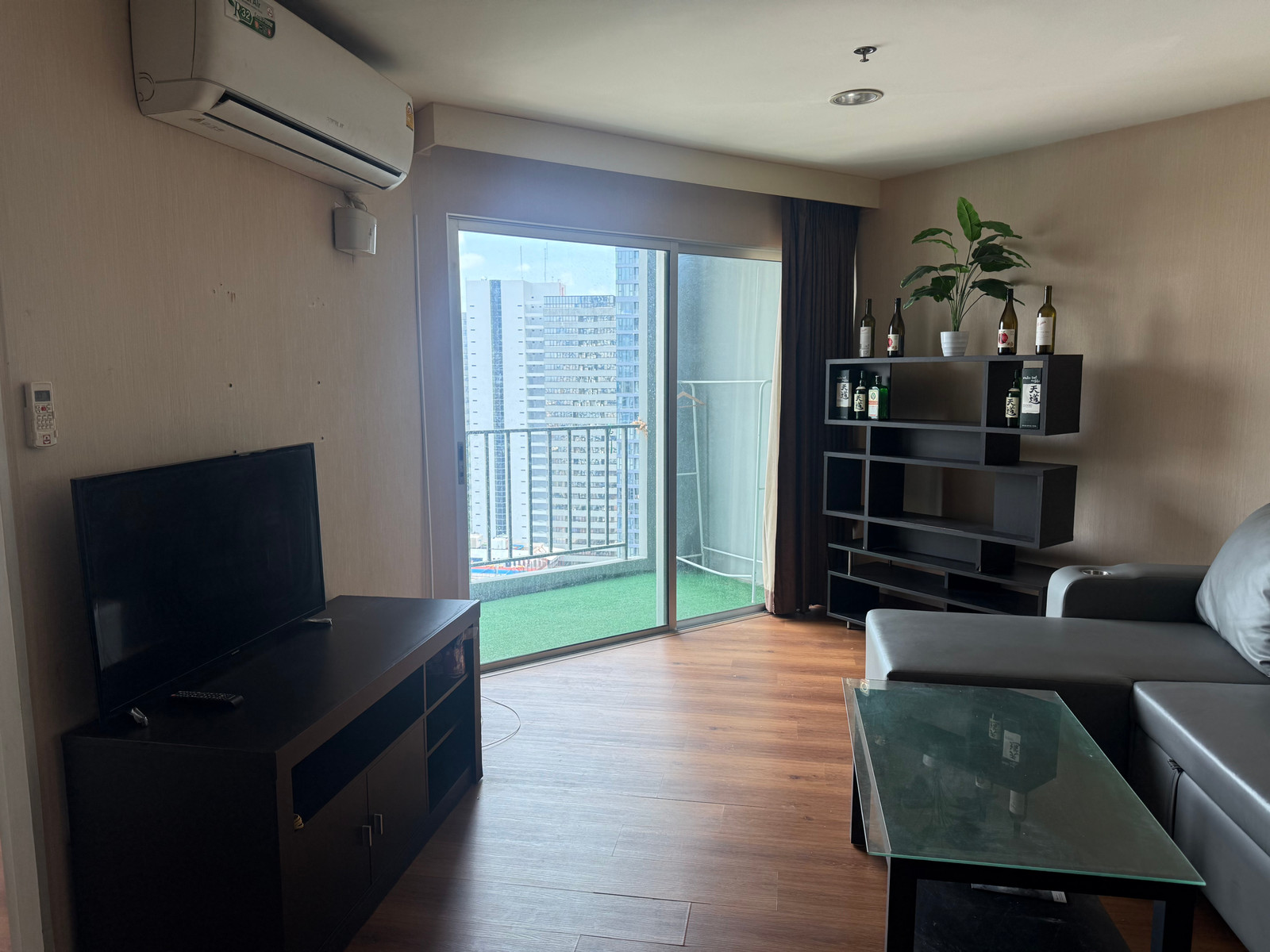 SPEICAL PRICE **FOR RENT** -- 2 BEDROOM 1 BATHROOM 59 SQ.M -- READY TO MOVE IN -- CALL NOW 094-641-5974 SPEICAL PRICE **FOR RENT** -- 2 BEDROOM 1 BATHROOM 59 SQ.M -- READY TO MOVE IN -- CALL NOW 094-641-5974