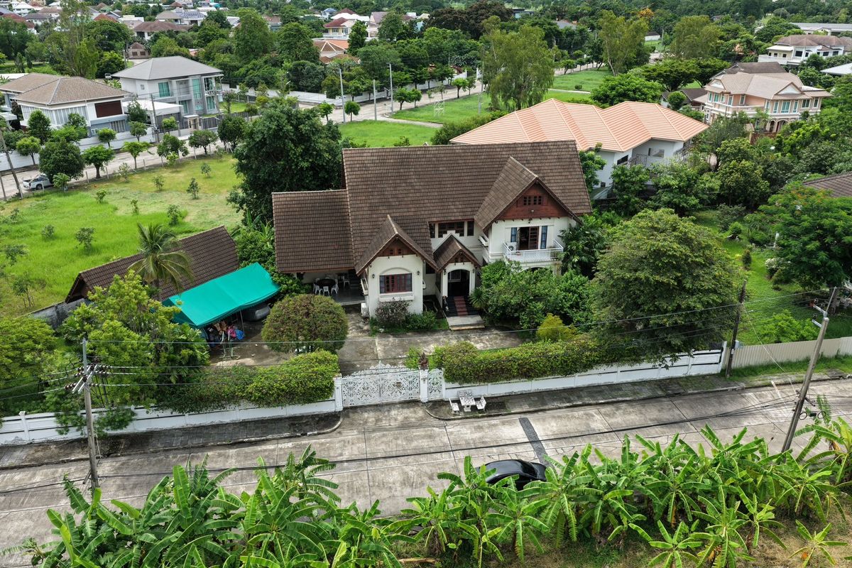 For Sale: 2-Storey Detached House in Ekburi Village with Garden Surrounding the House, Peaceful and Serene Atmosphere, Convenient Access to Expressway and Ram Inthra Road, on a Land Size of 1 Rai 12 Sq.wah For Sale: 2-Storey Detached House in Ekburi Village with Garden Surrounding the House, Peaceful and Serene Atmosphere, Convenient Access to Expressway and Ram Inthra Road, on a Land Size of 1 Rai 12 Sq.wah