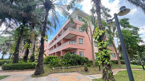 BB 5858 : Springfield Beach Condominium