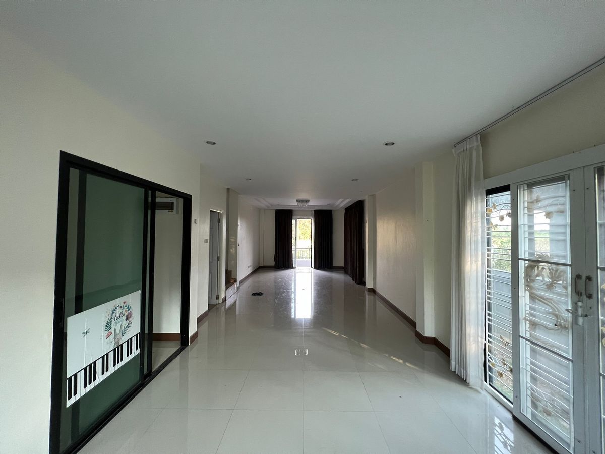 BD 1351 : นอกโครงการฉะเชิงเทรา – รูปที่ 3